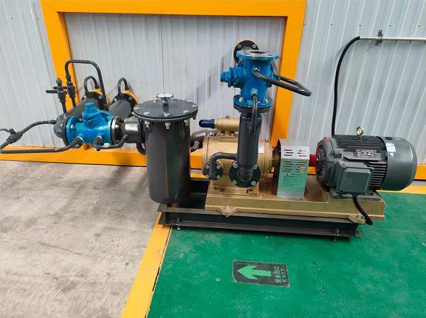 The customer from Democratic Republic of the Congo has ordered 10M3 bitumen melting plant_2